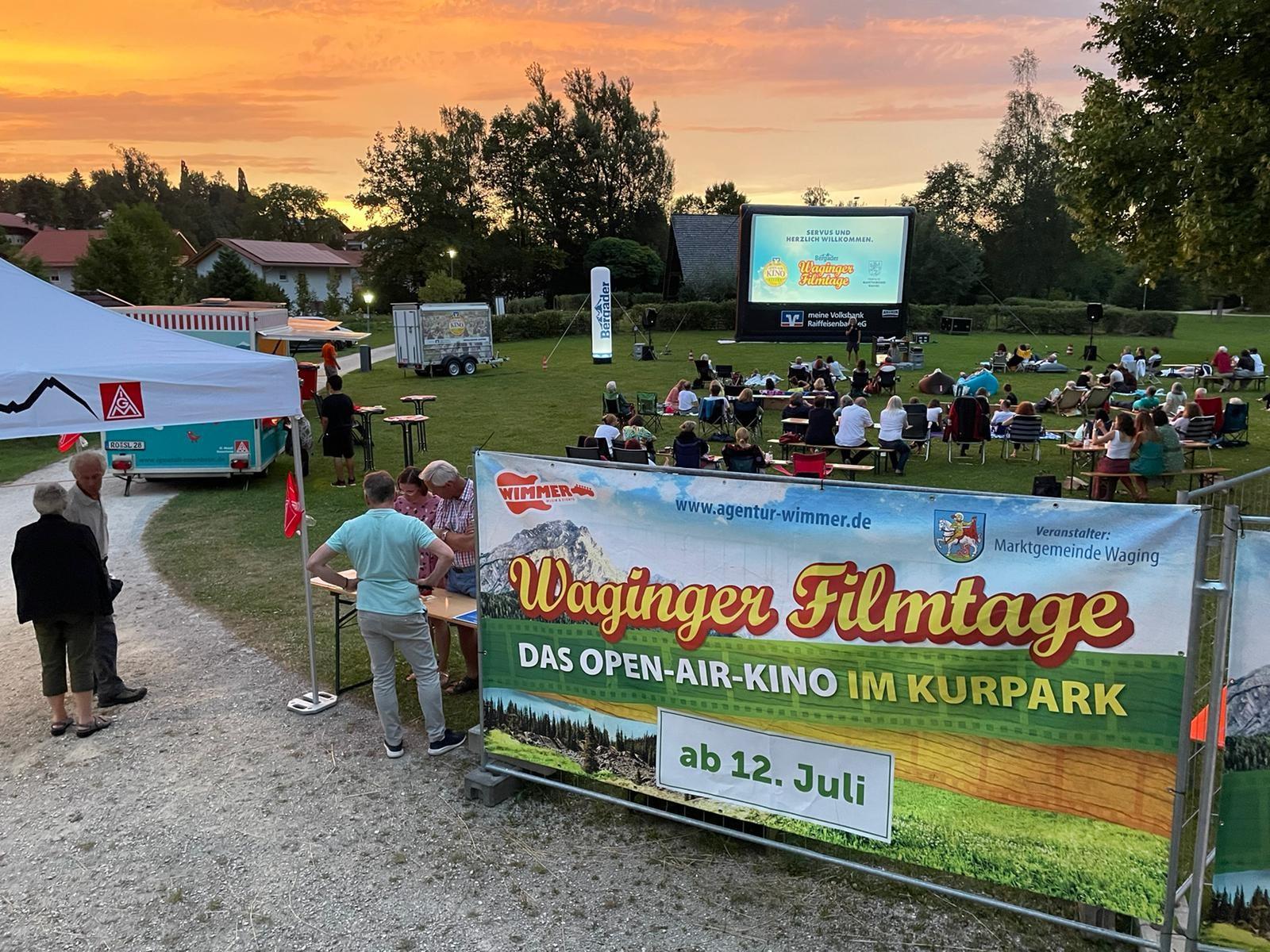 Sonnenuntergang bei Filmvorführung Waginger Filmfesttage